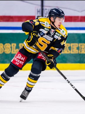 Södertäljes Adam Wilsby during the ice hockey match in Hockeyallsvenskan between Södertälje and AIK on November 29, 2019 in Södertälje. Photo: Maxim Thoré / BILDBYRÅN