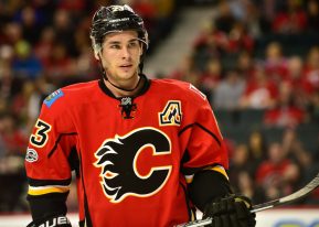 CALGARY, AB - FEBRUARY 01: Calgary Flames Center Sean Monahan (23) takes a break during a game between the Calgary Flames and the Minnesota Wild on February 01, 2017, at the Scotiabank Saddledome, in Calgary AB. (Photo by Jose Quiroz/Icon Sportswire)