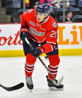 Forward #25 Nando Eggenberger of the Oshawa Generals