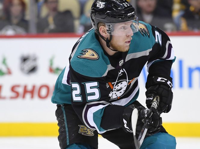 Anaheim Ducks Right Wing Ondrej Kase (25) (Photo by Jeanine Leech/Icon Sportswire)