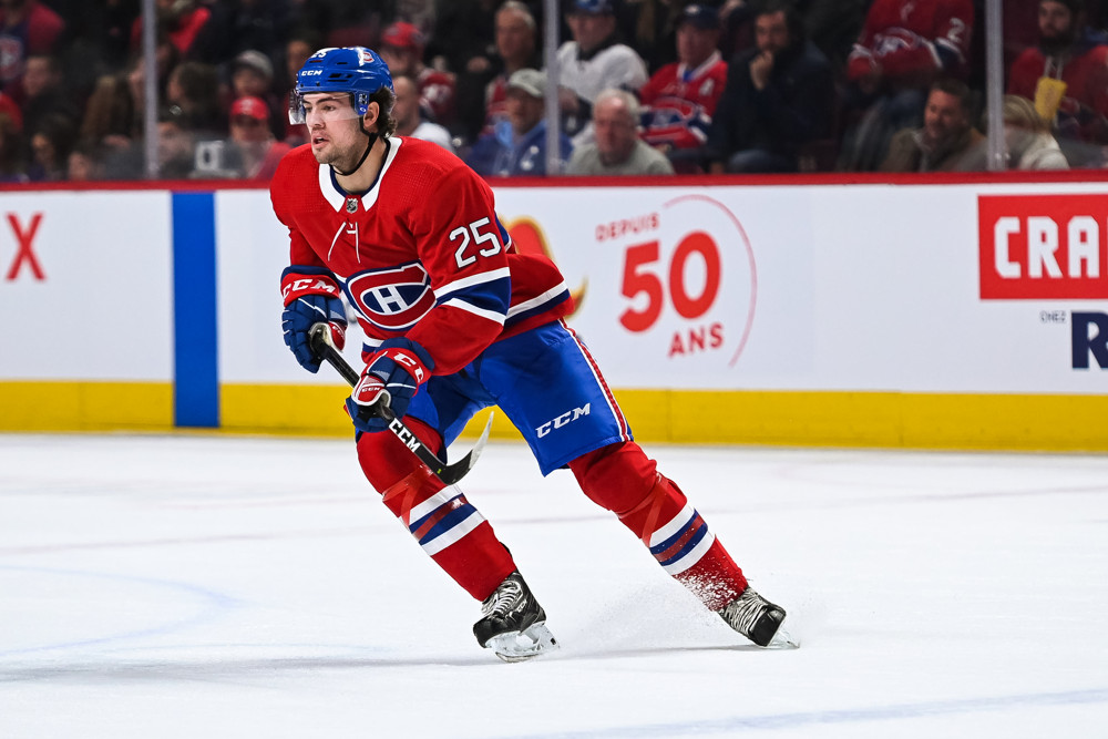MONTREAL, QC - APRIL 06: Montreal Canadiens center Ryan Poehling (25) tracks the play during the Toronto Maple Leafs versus the Montreal Canadiens game on April 06, 2019, at Bell Centre in Montreal, QC (Photo by David Kirouac/Icon Sportswire)