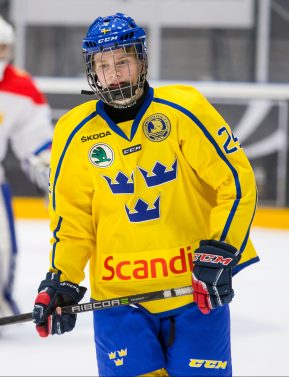 Sweden's Theodor Niederbach during the ice hockey match in the U16 4-nation tournament between Sweden and Russia on April 15, 2018 in Umeå. Photo: JOHAN LÖF / BILDBYRÅN / 