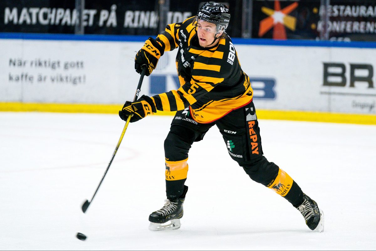 200819 Skellefteå's Philip Broberg during the training match in ice hockey between Skellefteå and Modo on 19 August 2020 in Skellefteå. Photo: Ola Westerberg / BILDBYRÅN