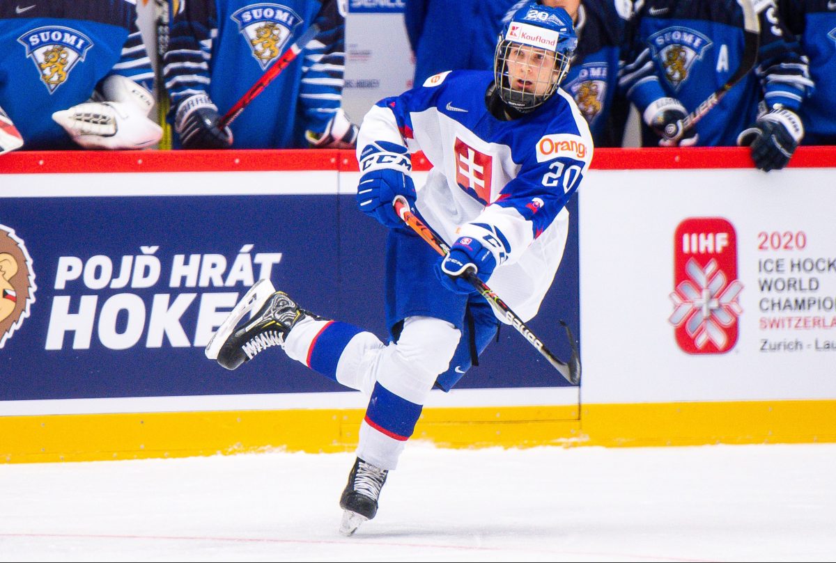 Samuel Knazko of Slovakia during the 2020 IIHF World Junior Championship game between Finland and Slovakia on December 28, 2019 in Trinec. Photo: Simon Hastegård / BILDBYRÅN / 