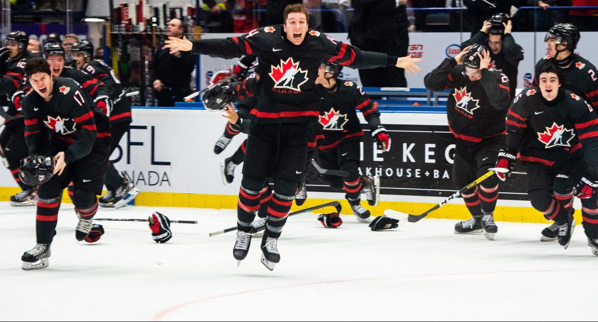Bowen Byram of Canada celebrates after the 2020 IIHF World Junior Championship gold medal game between Canada and Russia on January 5, 2020 in Ostrava. Photo: Simon Hastegård / BILDBYRÅN /
