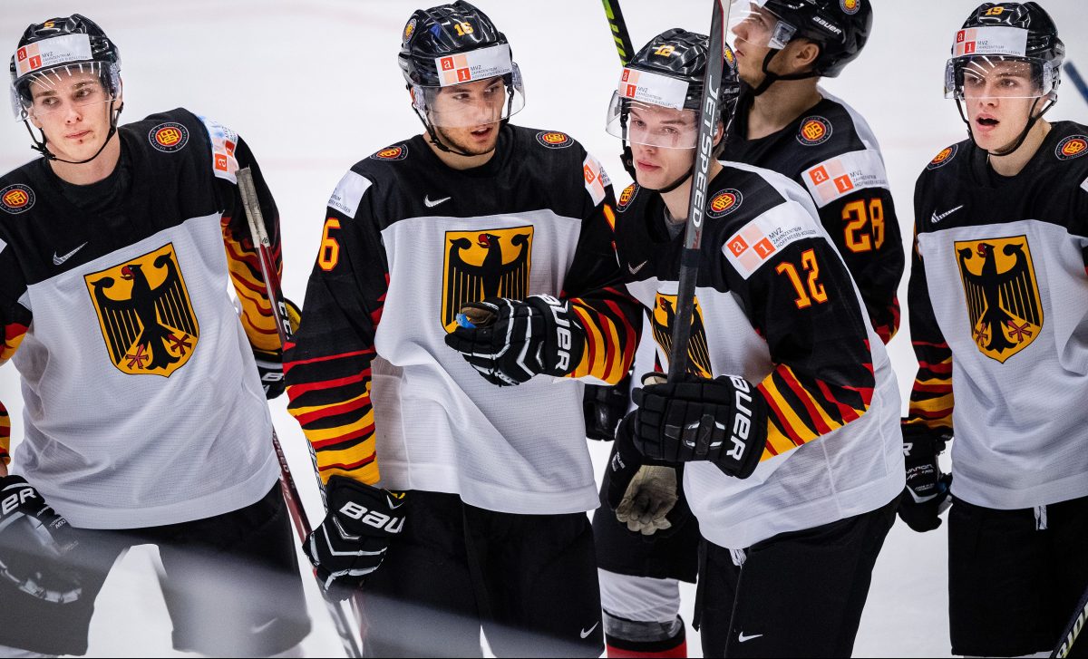 Nino Kinder and Luis Schinko of Germany celebrate the 4-1 goal during the 2020 IIHF World Junior Championship relegation series between Kazakhstan and Germany on January 4, 2020 in Ostrava. Photo: Simon Hastegård / BILDBYRÅN / 