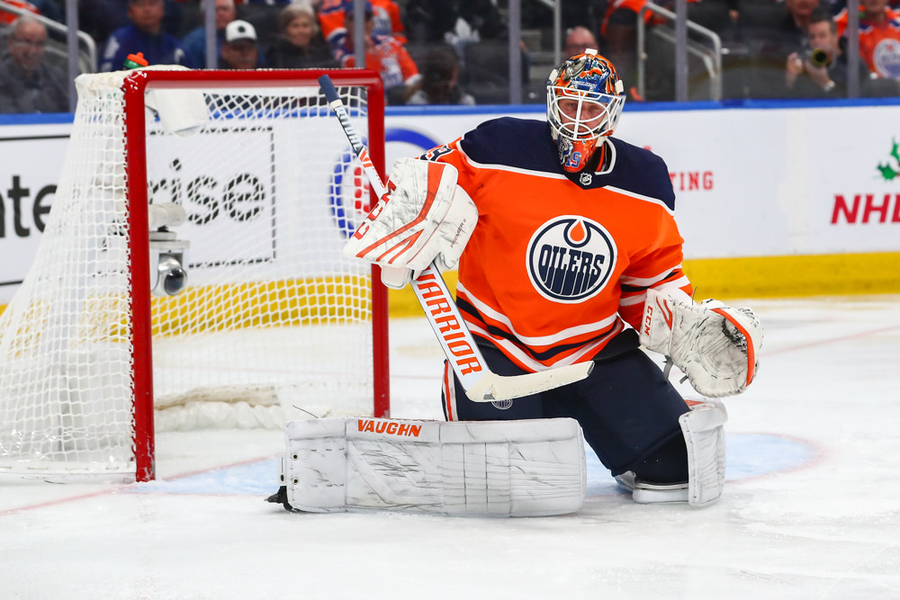 EDMONTON, AB - DECEMBER 14: Edmonton Oilers Goalie Mikko Koskinen (19) makes a blocker save in the second period during the Edmonton Oilers game versus the Toronto Maple Leads on December 14, 2019 at Rogers Place in Edmonton, AB.(Photo by Curtis Comeau/Icon Sportswire)