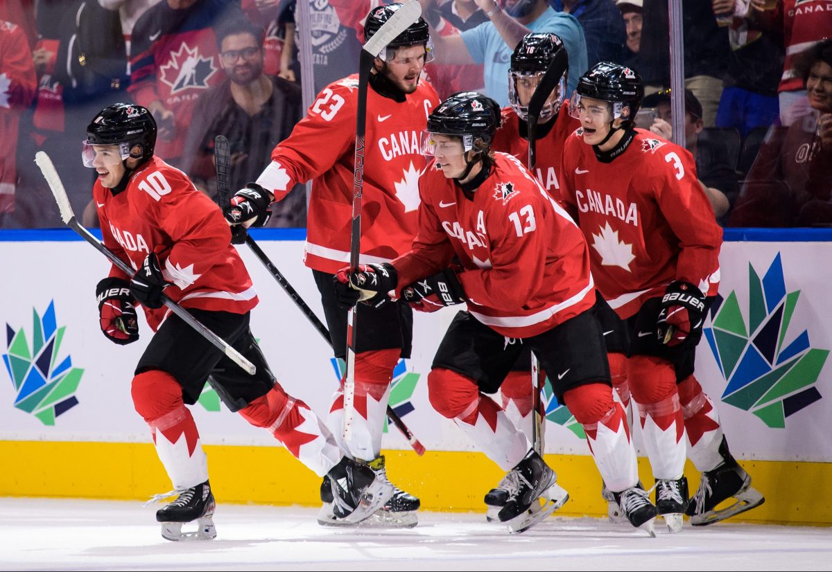 На сколько побед больше одержала сборная канады. МЧМ хоккей 2022 сборная Канады. Коннор Бедард сборная Канады.